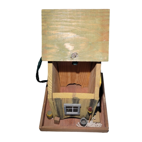 Bird Feeder - Wooden, Bait Shop - Picture 7 of 10